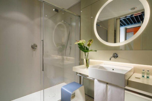 UNA HOTELS Bologna Centro image 11